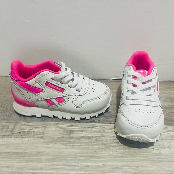 Reebok Classic Leather Pink and White Infants Light-Up  (Size: 5 and 6.5) - Picture 6 of 11